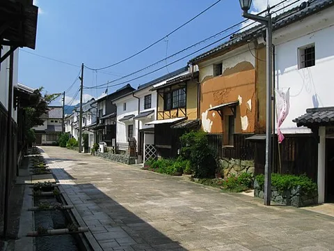 오즈 오하나한도리의 전통 가옥과 수로