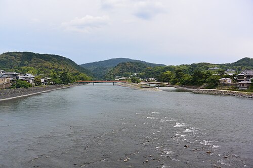 우지강